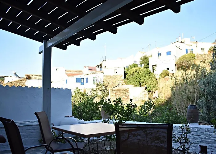 παραδοσιακη -χωριατικη κατοικια με αυλη 펜션 키트노스